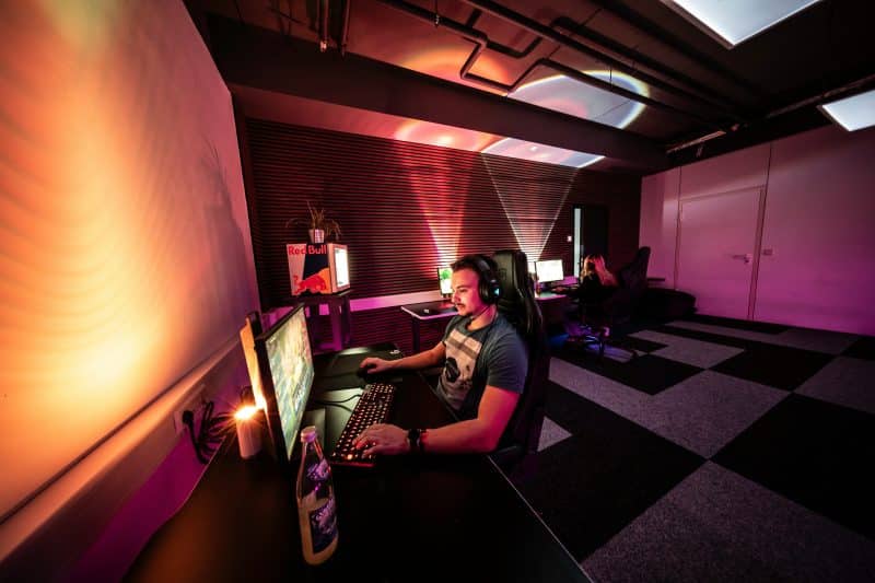 Как прокачать AK-47 в CS2, не разорившись: ТОП-5 недорогих скинов